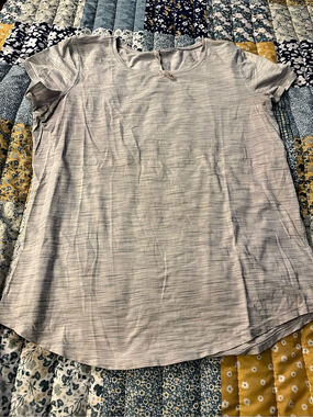 Lululemon Love Crew III Short Sleeve Gray Size 8